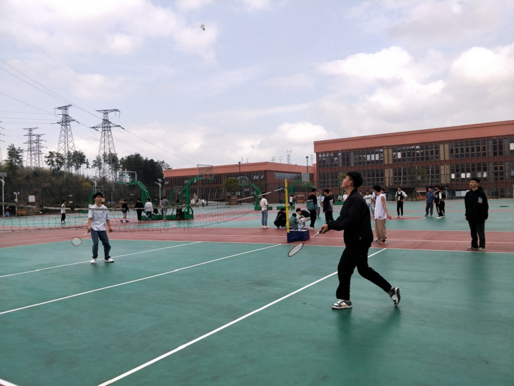“陽光運(yùn)動(dòng)﹒健康生活 ”— 電氣工程系班級(jí)主題活動(dòng)報(bào)道