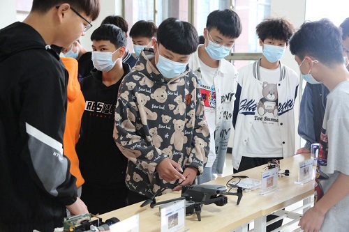 “練就過硬本領，成就美好人生”——電氣工程系組織開展專業(yè)特色作品展
