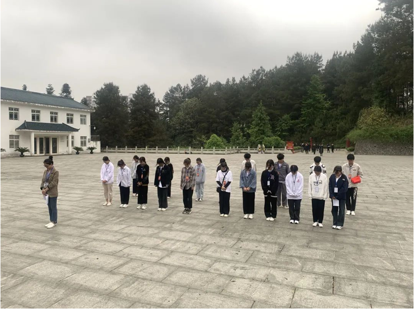 學(xué)院團(tuán)委開(kāi)展清明祭英烈主題團(tuán)日活動(dòng)