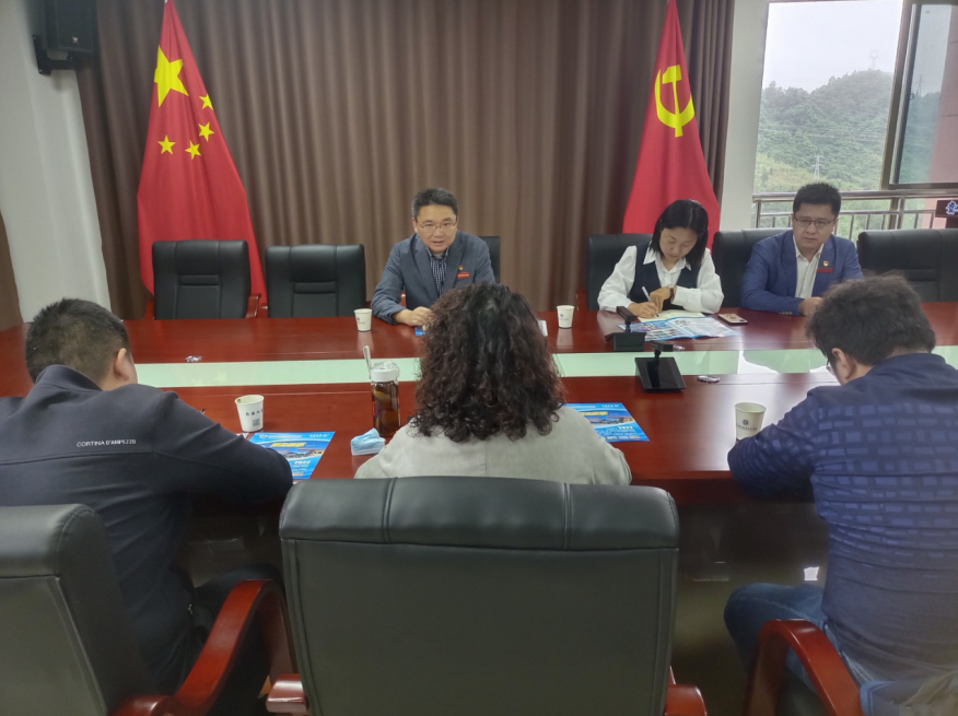 深入開展校企合作，開創(chuàng)校企互利共贏新局面-信息工程系與貴州漢信大數(shù)據(jù)產(chǎn)業(yè)有限公司開展校企合作交流